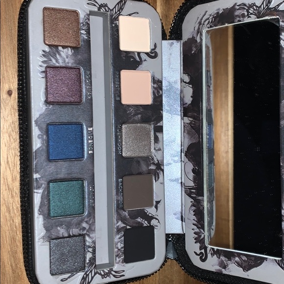 Unused Makeup palette - Picture 2 of 2
